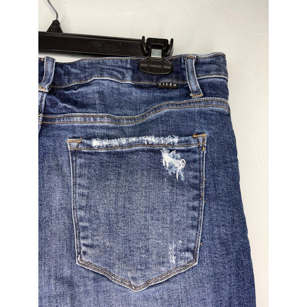 Risen Jean Shorts Frayed Hem Women's Plus Size 2X Distressed Denim Medium Wash - Picture 3 of 7